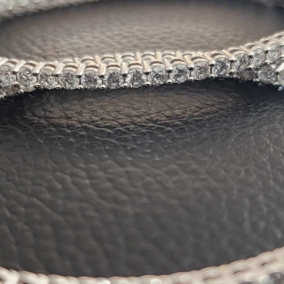 IN AND OUT DIAMOND HOOPS 7 CARATS - Picture 3 of 5